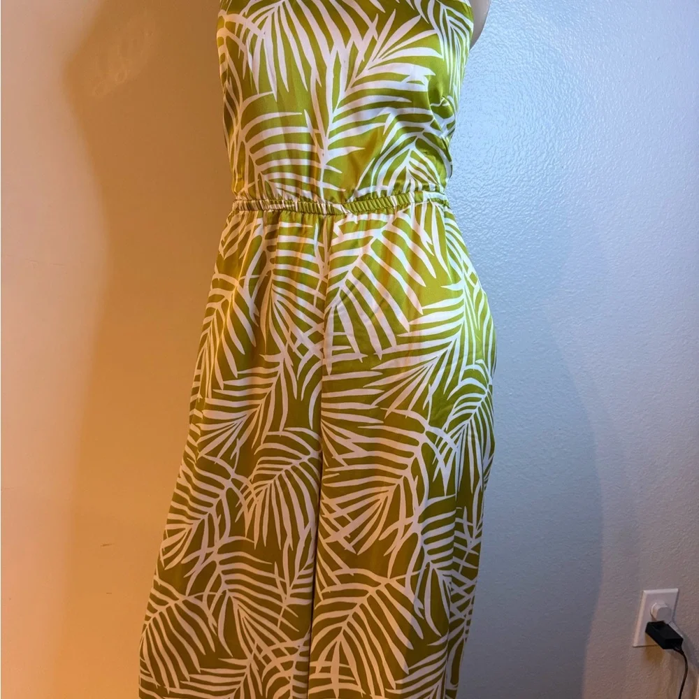 Forever 21 Tropical Leaf Halter Jumpsuit – Olive Green Palm Print, NWT - Picture 5 of 6